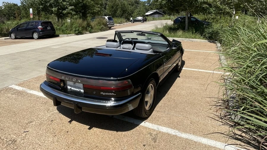 1990 Buick Reatta - Image 3 of 31
