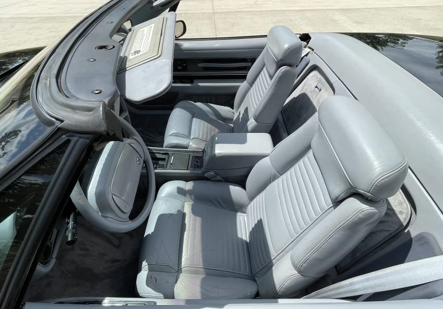 1990 Buick Reatta - Image 23 of 31