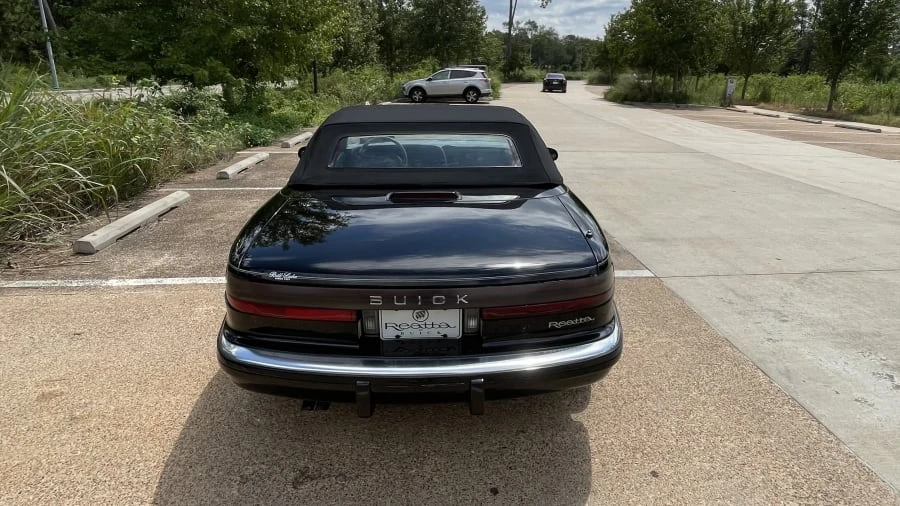 1990 Buick Reatta - Image 5 of 31