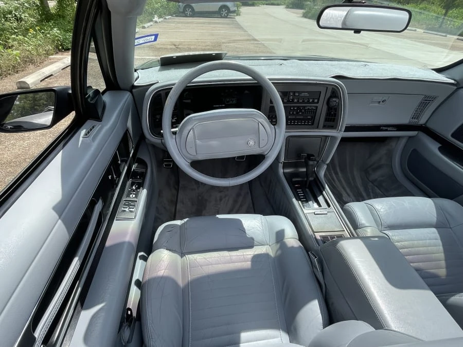 1990 Buick Reatta - Image 29 of 31