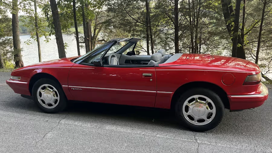 1990 Buick Reatta - Image 2 of 9