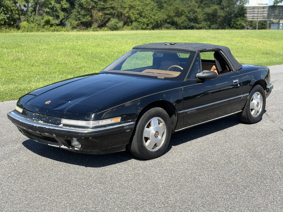 1990 Buick Reatta - Image 2 of 31