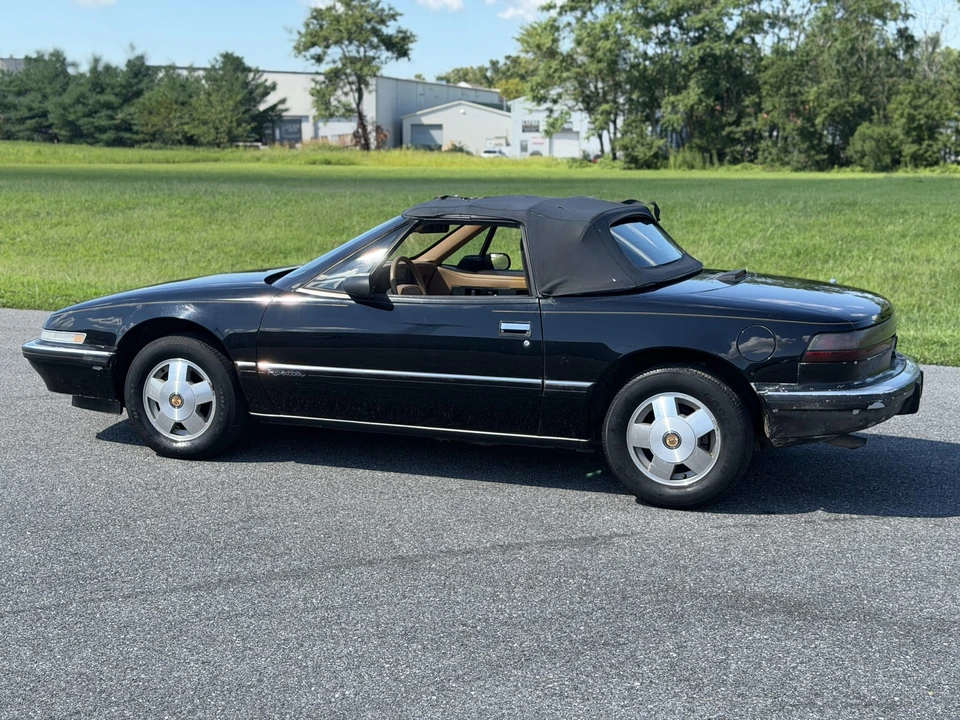 1990 Buick Reatta - Image 17 of 31