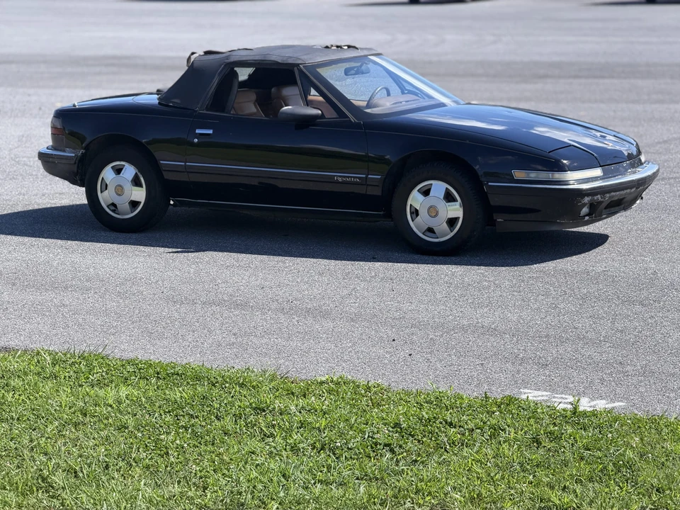 1990 Buick Reatta - Image 7 of 31