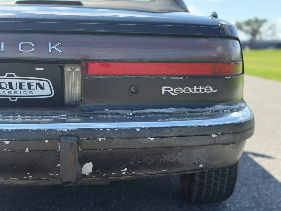 1990 Buick Reatta - Image 29 of 31