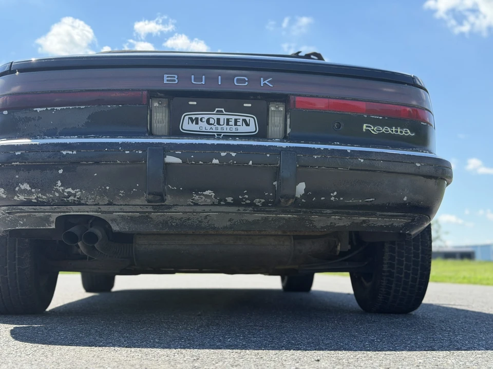 1990 Buick Reatta - Image 23 of 31