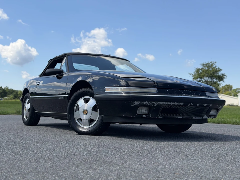 1990 Buick Reatta - Image 5 of 31