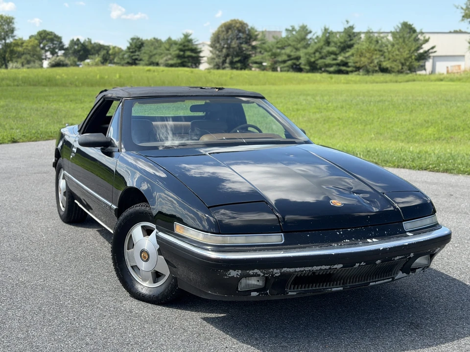1990 Buick Reatta - Image 4 of 31
