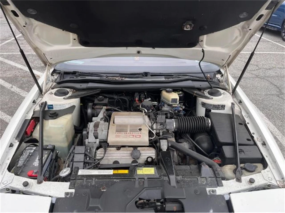 1990 Buick Reatta - Image 20 of 30