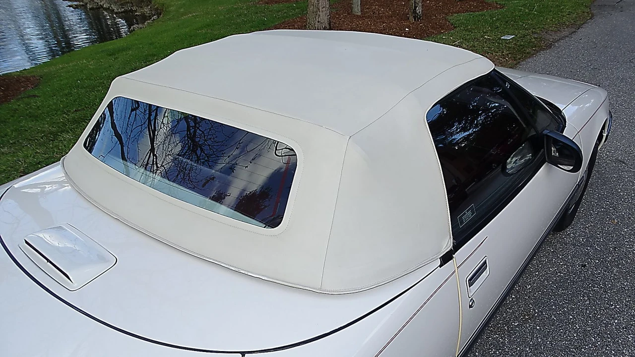 1990 Buick Reatta - Image 10 of 24