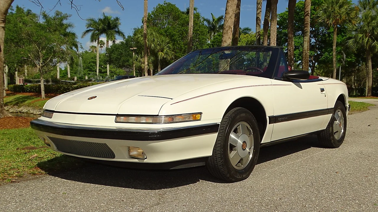 1990 Buick Reatta - Image 6 of 24