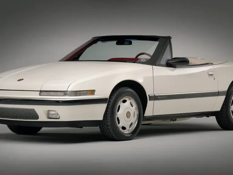 1990 Buick Reatta - Image 2 of 2