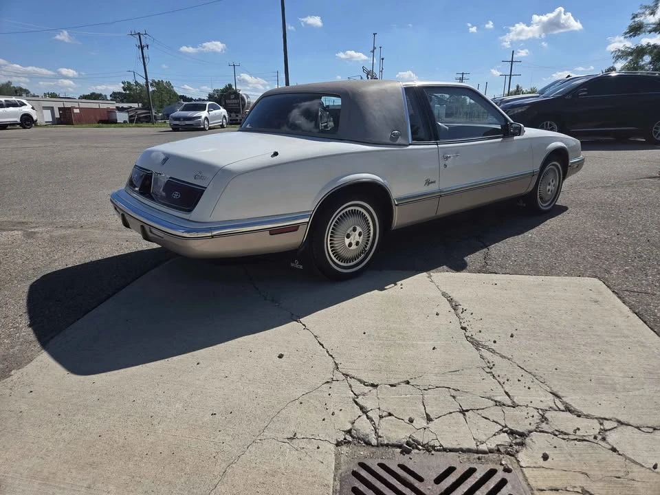 1990 Buick Riviera 4th-7th Gen - Image 3 of 12