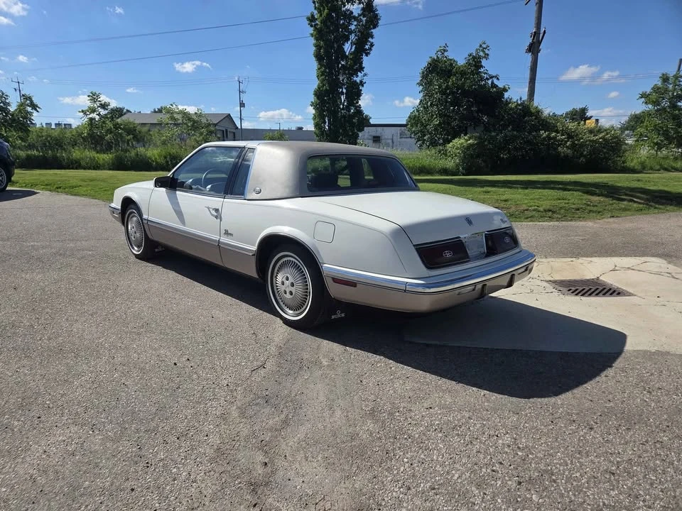 1990 Buick Riviera 4th-7th Gen - Image 2 of 12