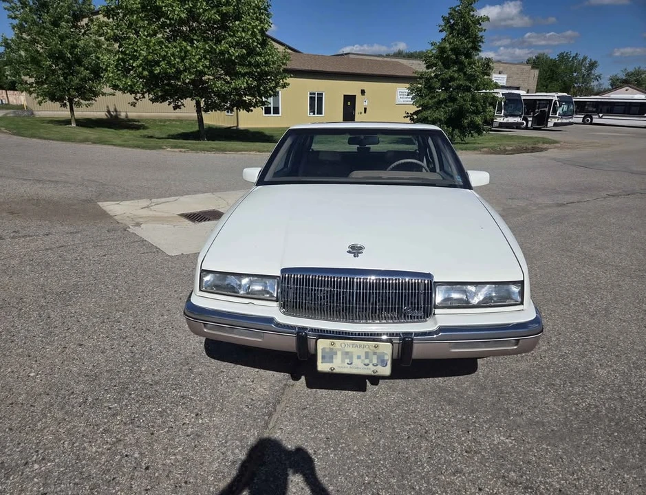 1990 Buick Riviera 4th-7th Gen - Image 4 of 12