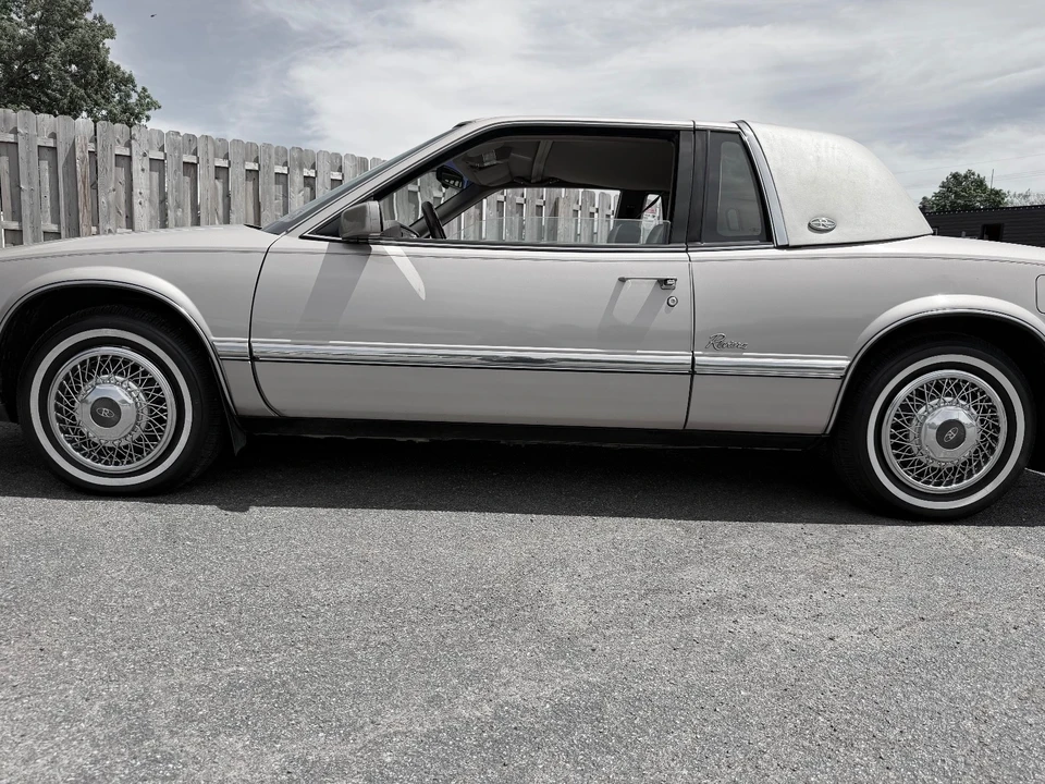 1990 Buick Riviera 4th-7th Gen - Image 12 of 23