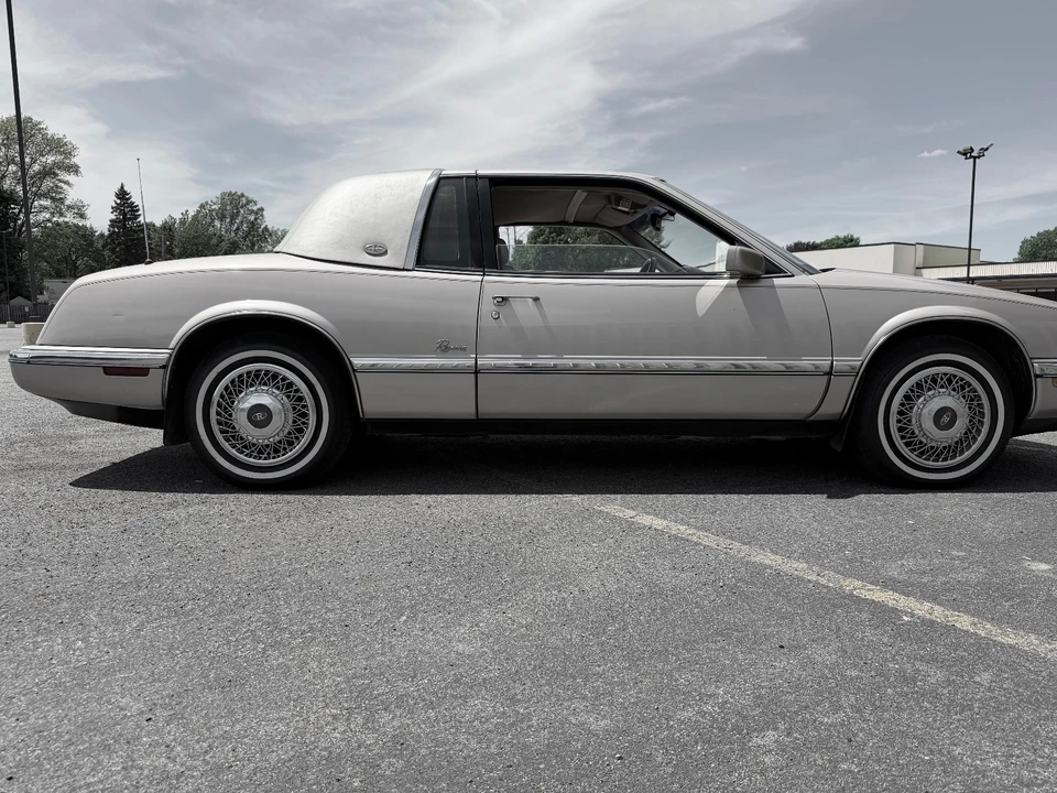 1990 Buick Riviera 4th-7th Gen - Image 13 of 23