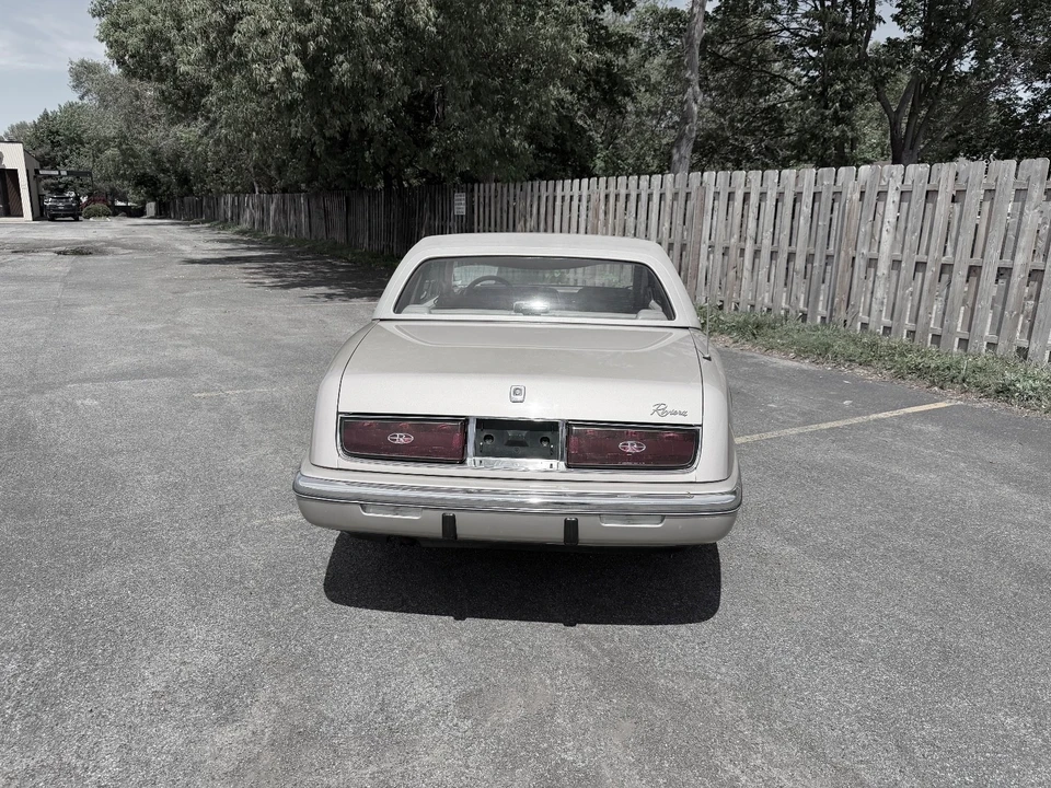 1990 Buick Riviera 4th-7th Gen - Image 10 of 23