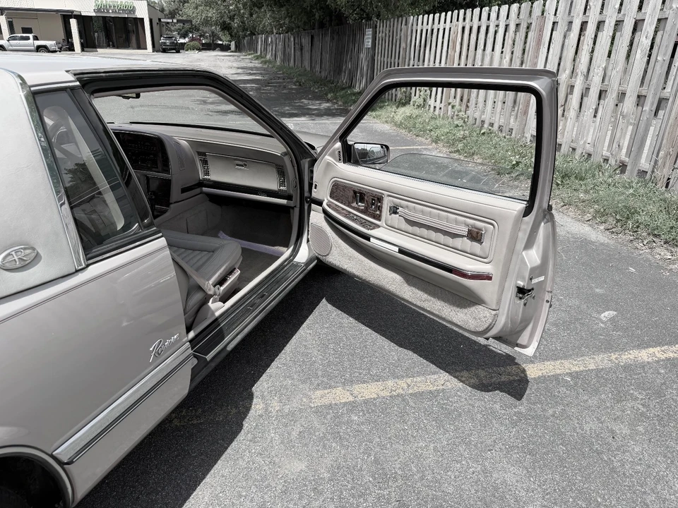 1990 Buick Riviera 4th-7th Gen - Image 21 of 23