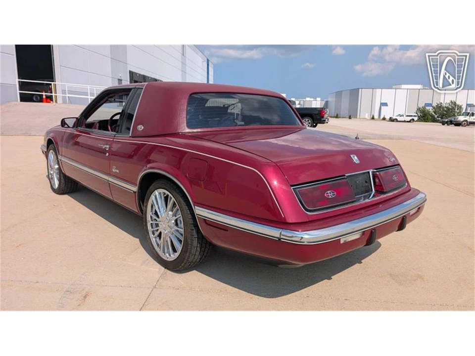 1990 Buick Riviera 4th-7th Gen - Image 9 of 31