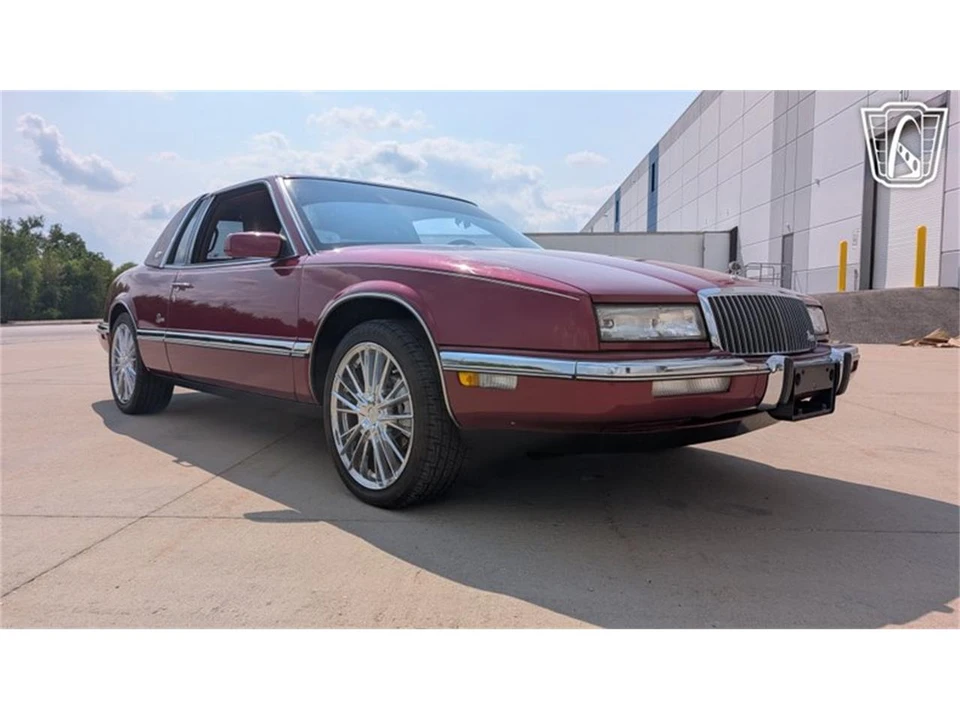 1990 Buick Riviera 4th-7th Gen - Image 22 of 31