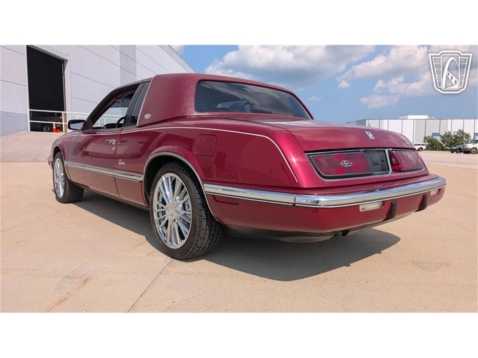 1990 Buick Riviera 4th-7th Gen - Image 10 of 31