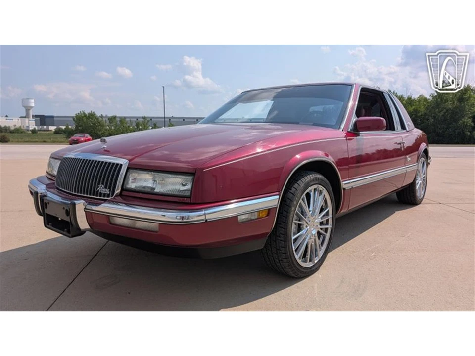 1990 Buick Riviera 4th-7th Gen - Image 3 of 31