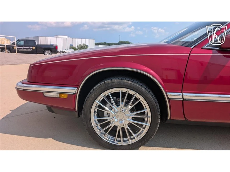 1990 Buick Riviera 4th-7th Gen - Image 27 of 31