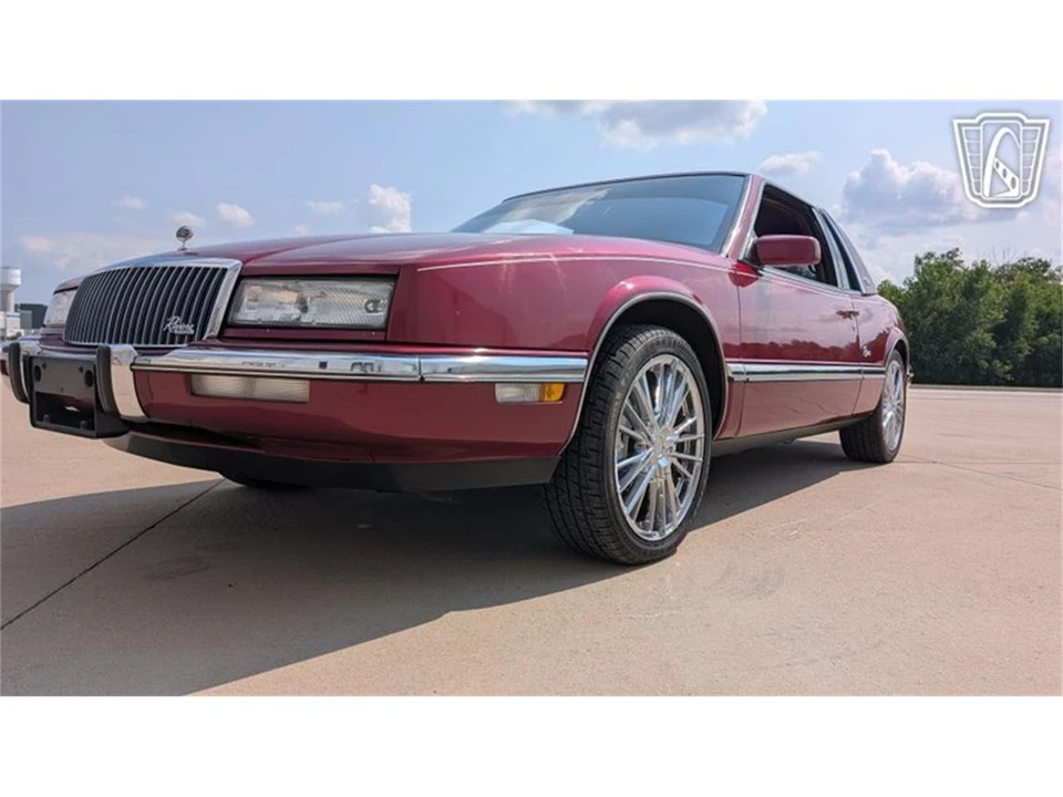 1990 Buick Riviera 4th-7th Gen - Image 4 of 31