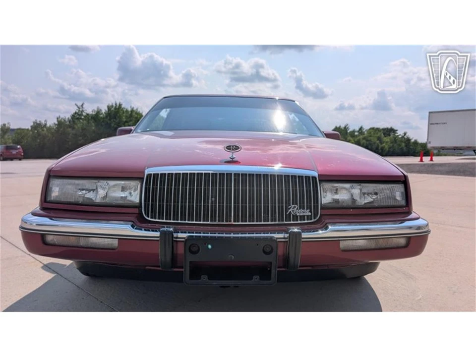1990 Buick Riviera 4th-7th Gen - Image 24 of 31