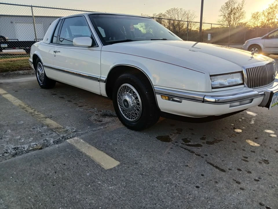 1990 Buick Riviera 4th-7th Gen - Image 5 of 7