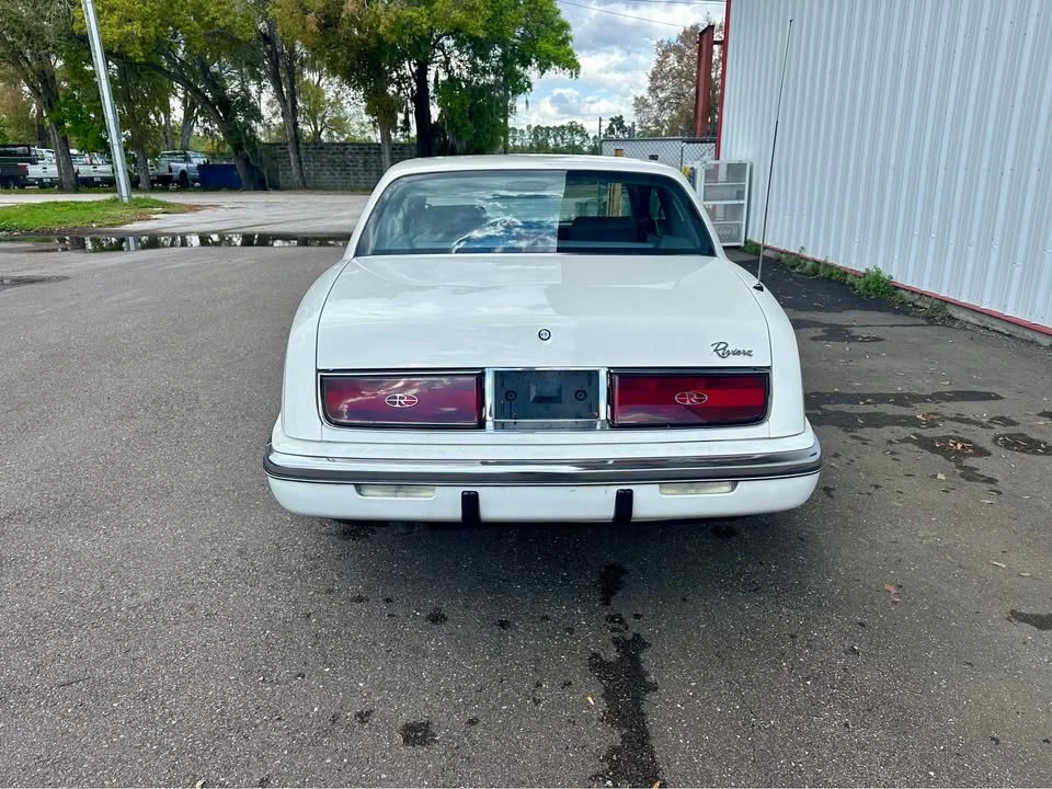 1990 Buick Riviera 4th-7th Gen - Image 6 of 20