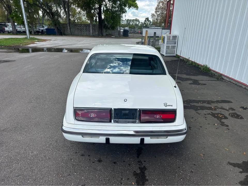 1990 Buick Riviera 4th-7th Gen - Image 8 of 20