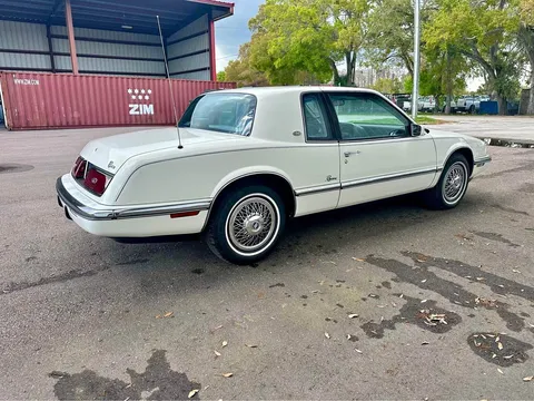 1990 Buick Riviera Coupe 2D