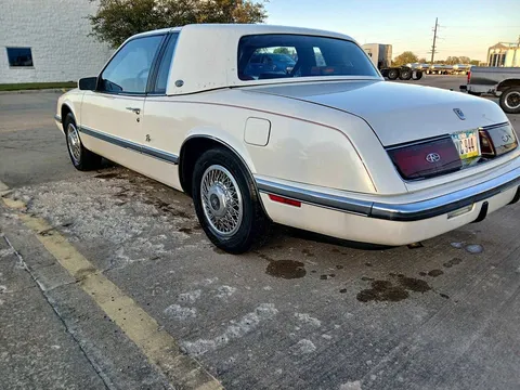 1990 Buick Riviera Coupe 2D