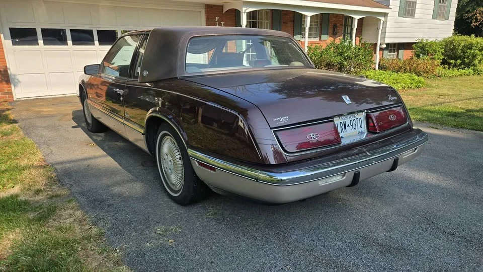 1990 Buick Riviera 4th-7th Gen - Image 9 of 13