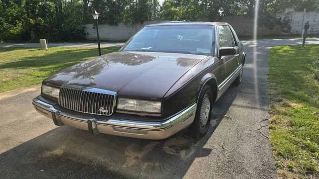 1990 Buick Riviera Coupe 2D