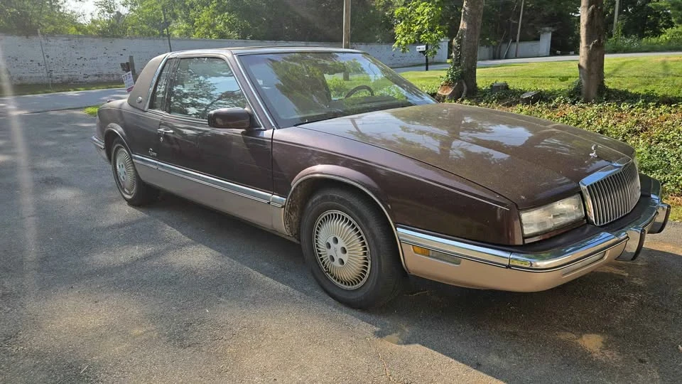 1990 Buick Riviera 4th-7th Gen - Image 2 of 13