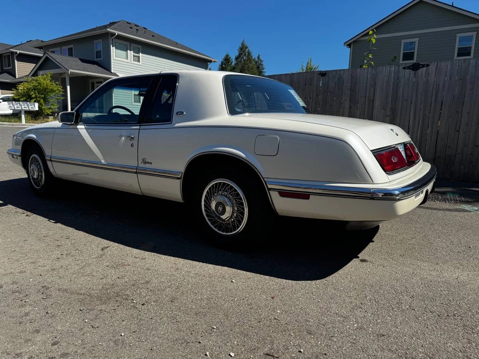 1990 Buick Riviera 4th-7th Gen - Image 2 of 10