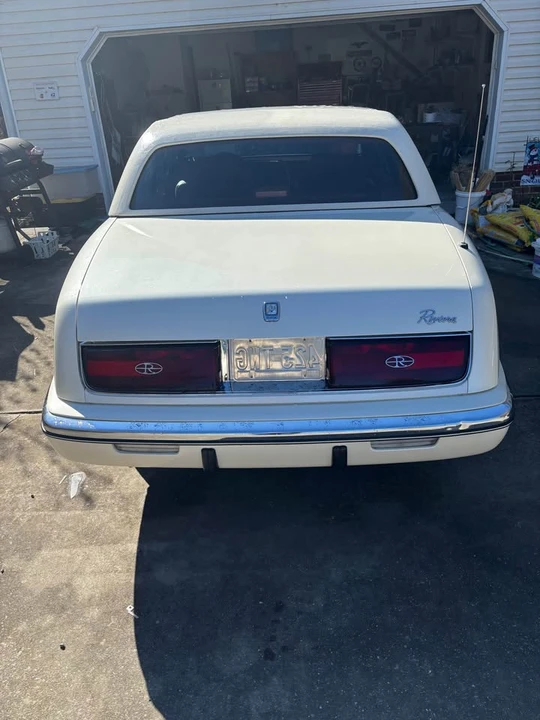 1990 Buick Riviera 4th-7th Gen - Image 7 of 12