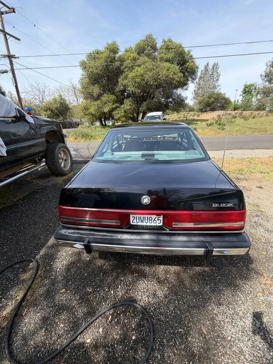 1990 Buick LeSabre - Image 8 of 10