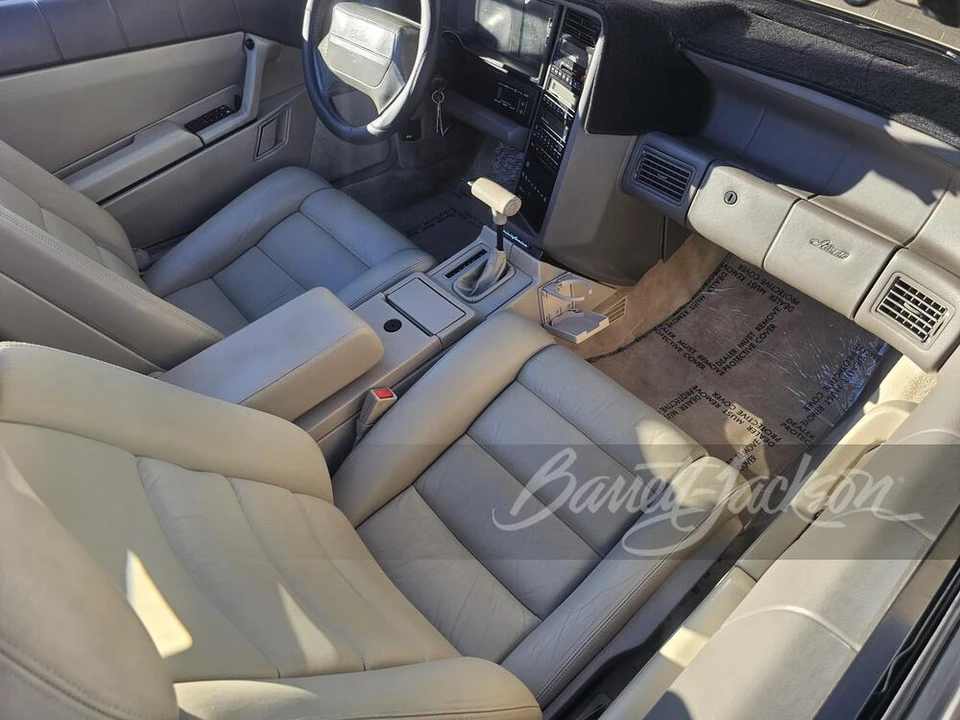 1990 Cadillac Allante - Image 11 of 19