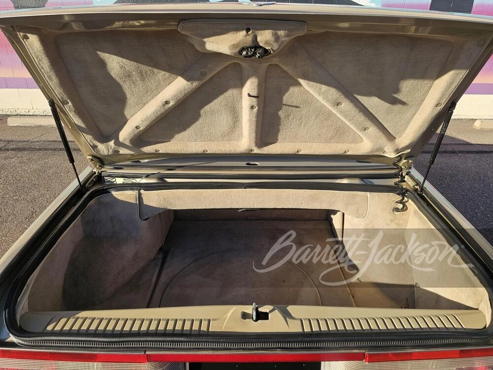 1990 Cadillac Allante - Image 12 of 19