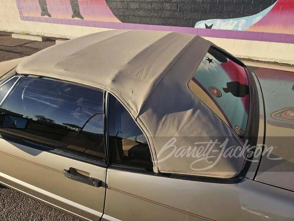 1990 Cadillac Allante - Image 17 of 19