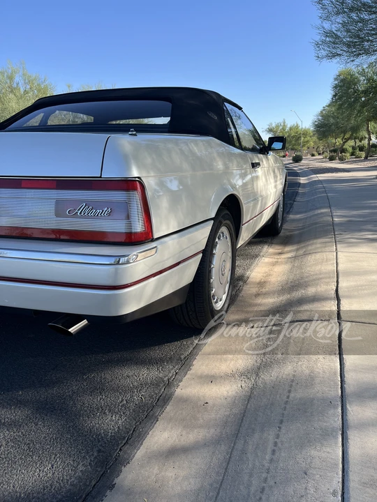 1990 Cadillac Allante - Image 5 of 31