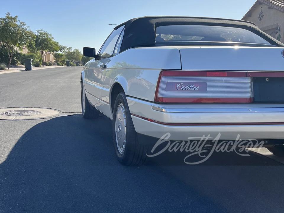 1990 Cadillac Allante - Image 8 of 31