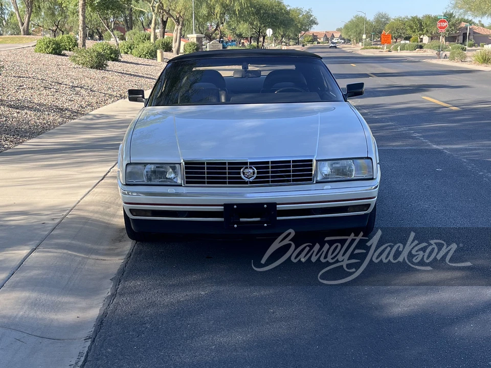 1990 Cadillac Allante - Image 9 of 31