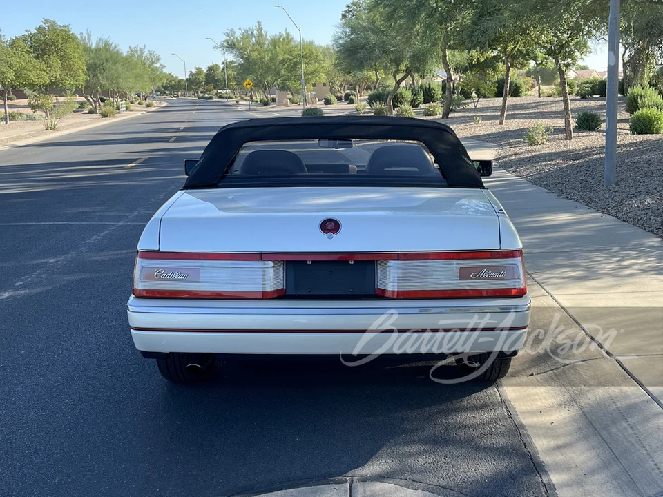 1990 Cadillac Allante - Image 10 of 31