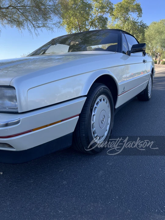 1990 Cadillac Allante - Image 15 of 31