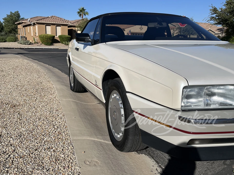 1990 Cadillac Allante - Image 16 of 31